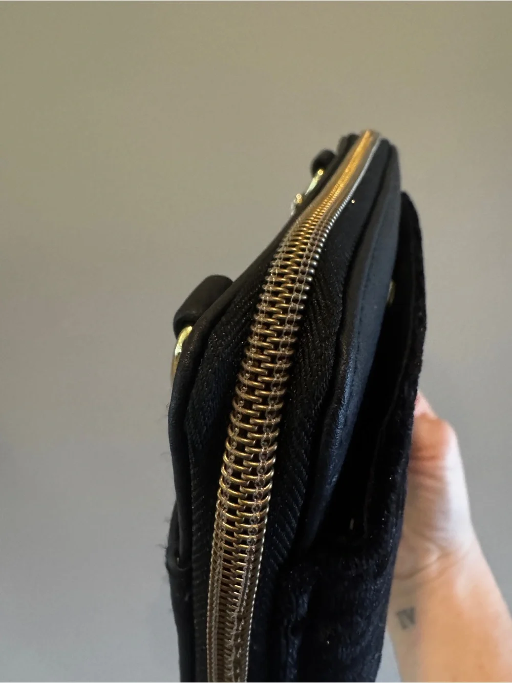 Black Crushed Velvet Wristlet Wallet Clutch Gold Tone Hardware